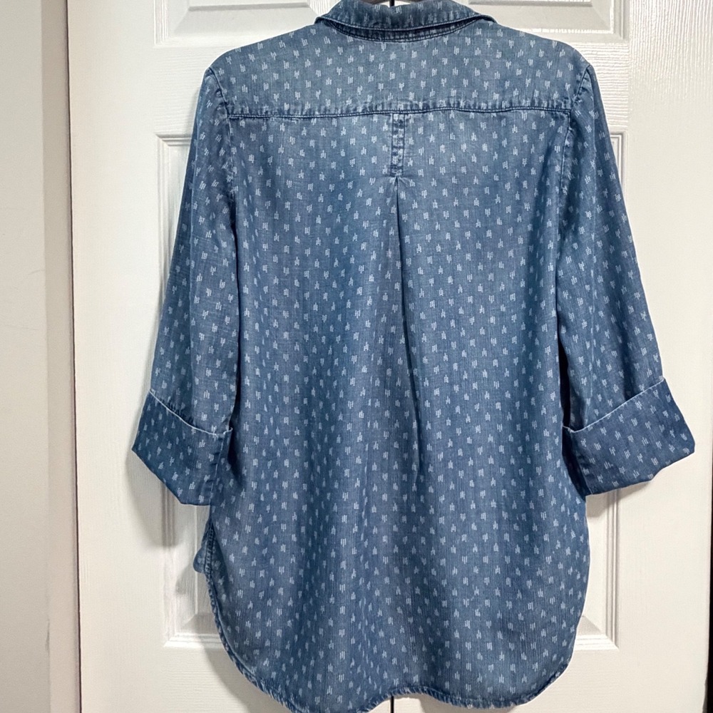 Cloth & Stone Blue Dash Print Chambray Button Down Shirt Womens Medium - Picture 4 of 6